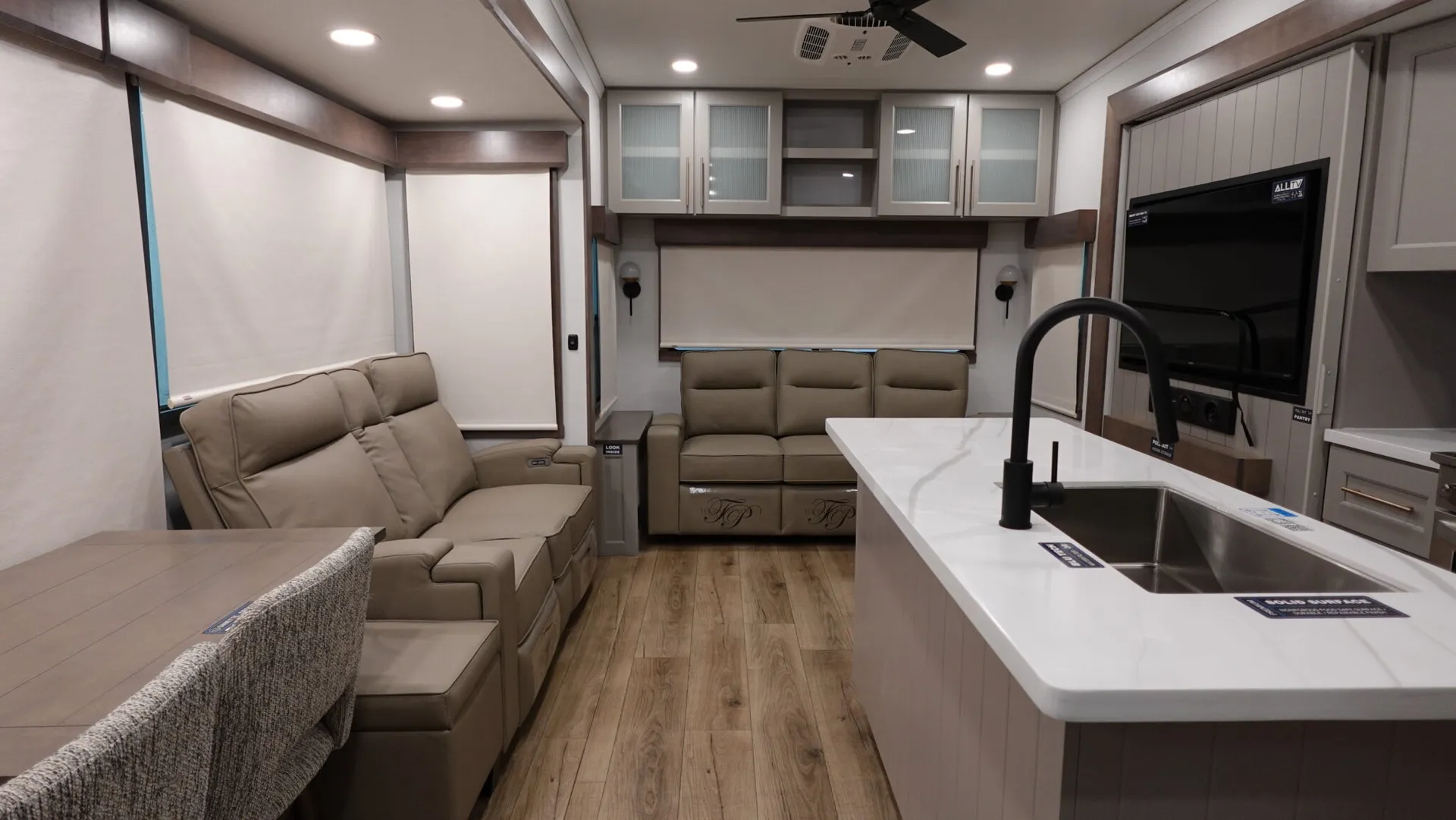 2026 Alliance RV Paradigm 310RL - Photo 3