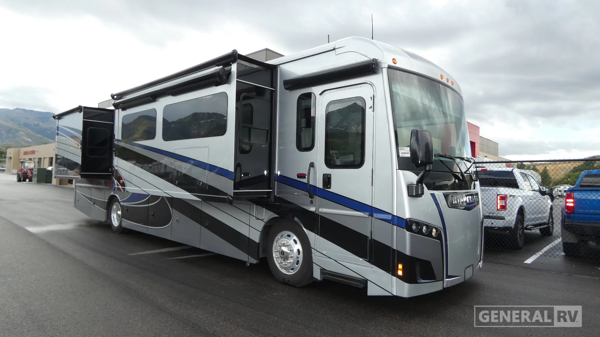 2022 Winnebago Forza 36H - Photo 2