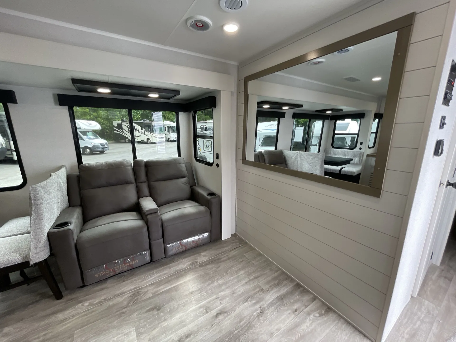 2027 Jayco Eagle 320MKTS - Photo 4