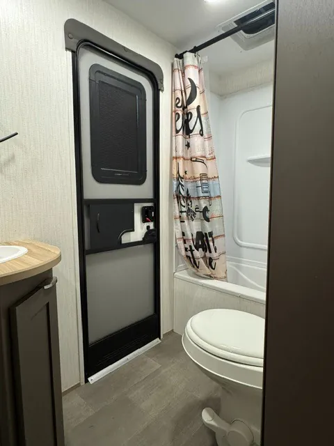 2024 Cruiser RV Avenir 27BH - Photo 3