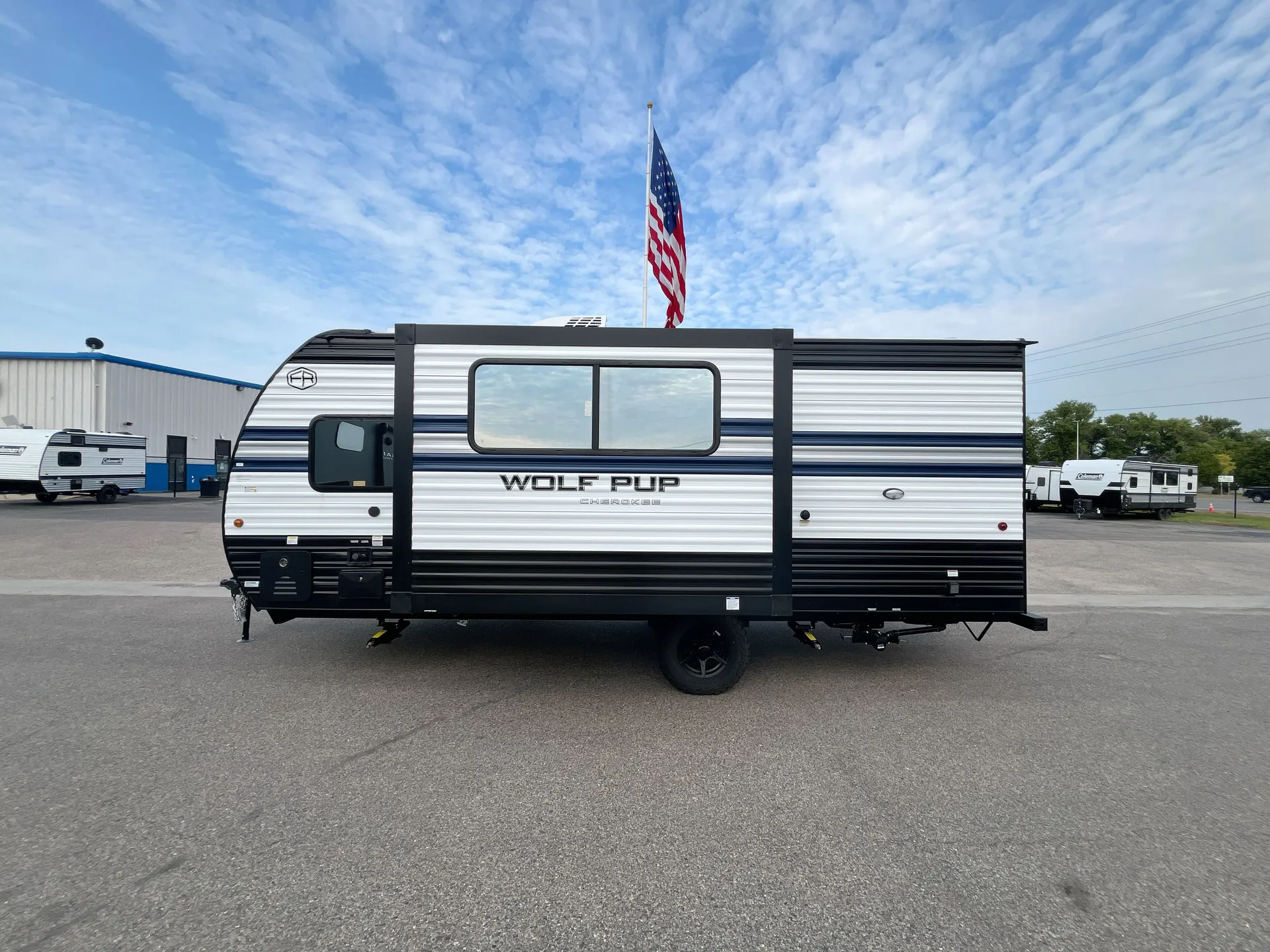 2027 Forest River Cherokee Wolf Pup 17JW — off campside