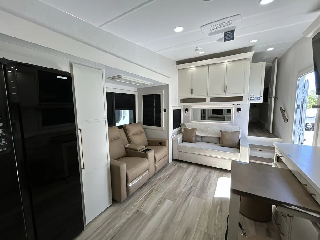 2027 Brinkley Model Z 2680, Photos photo 21