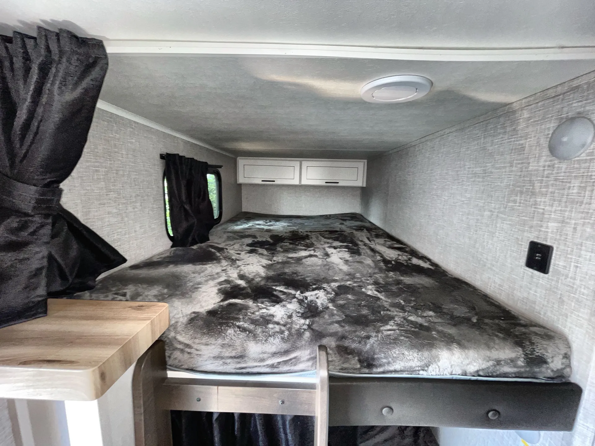 2024 Jayco Eagle Travel Trailers 284BHOK — living area main