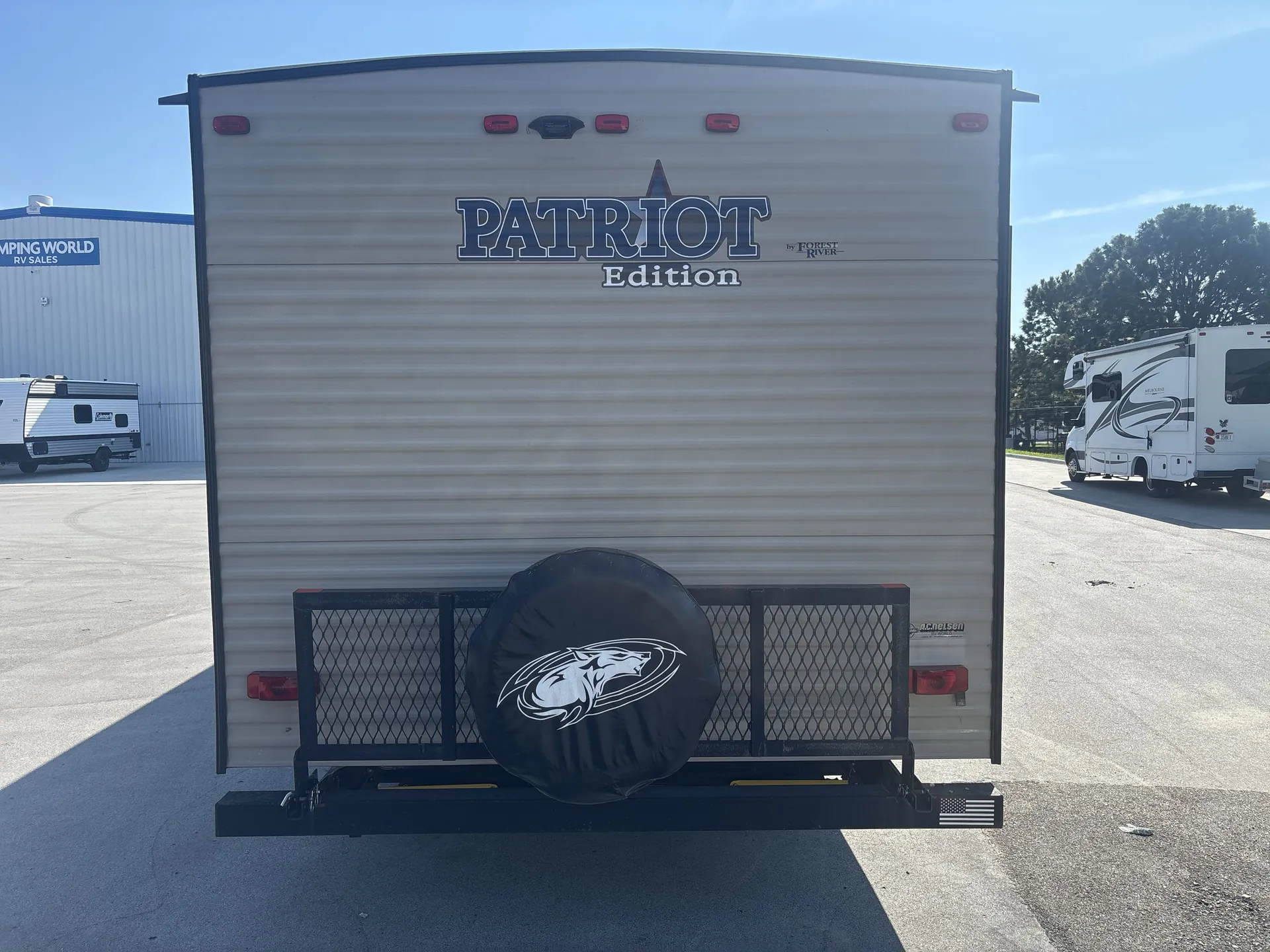 2019 Forest River Cherokee Grey Wolf 26DJSE — backside