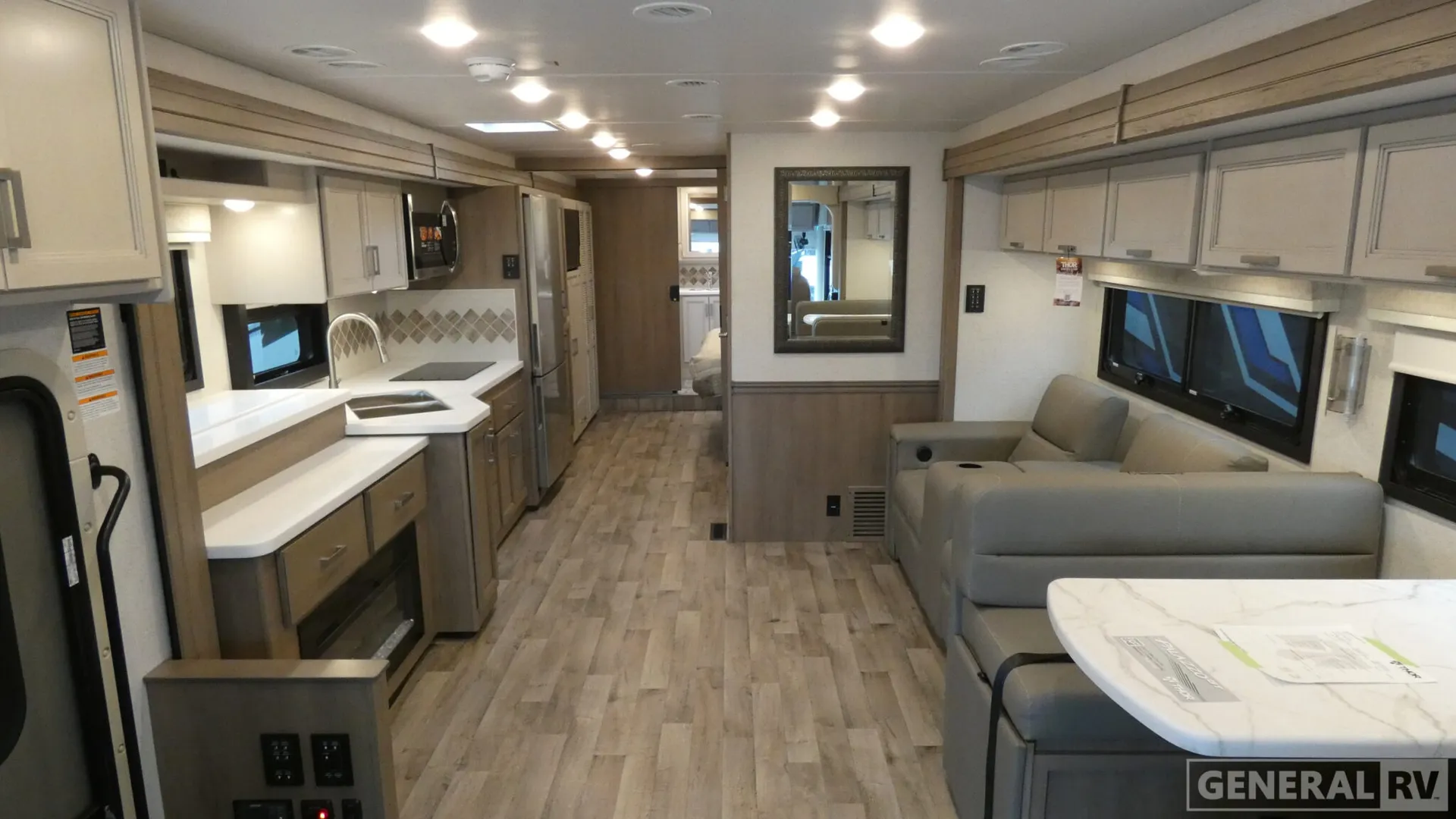 2026 Thor Motor Coach Palazzo GT 37.5 - Photo 3