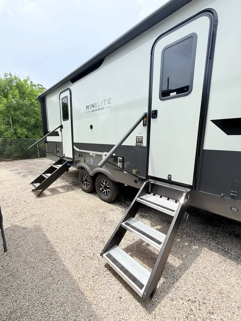 2027 Forest River Rockwood Mini Lite 2506FK - Photo 3