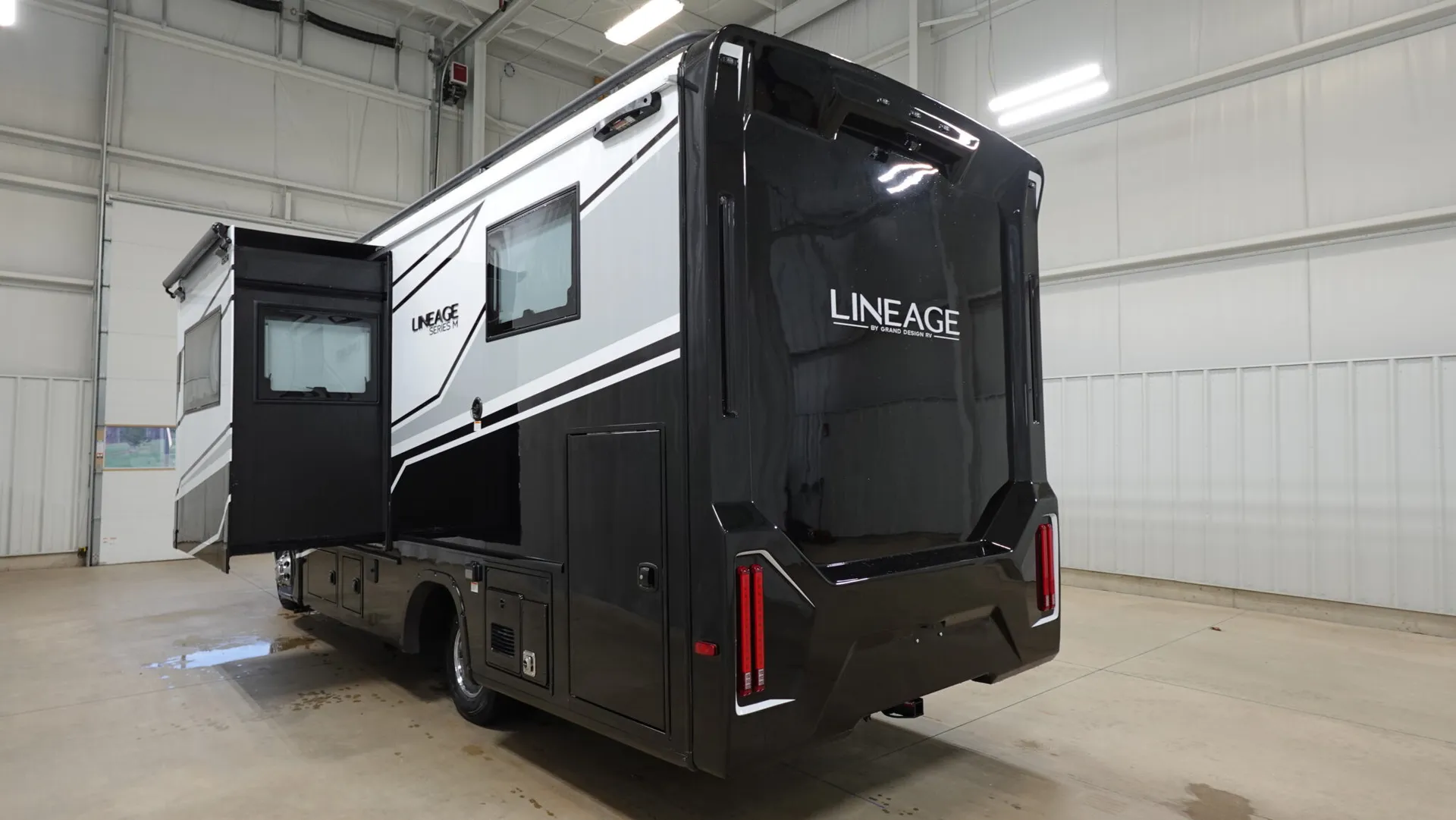 2026 Grand Design Lineage Series M 25TK - Photo 4