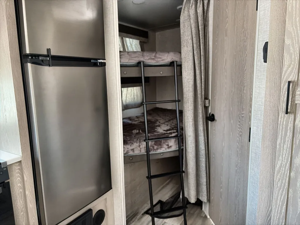 2023 Forest River Flagstaff Micro Lite 25BRDS, Photos photo 18