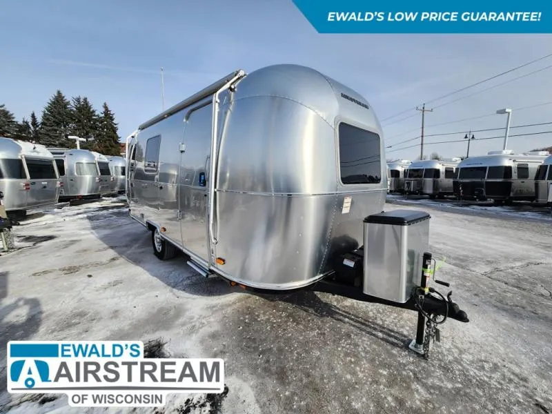 2026 Airstream World Traveler 22RB - Main photo
