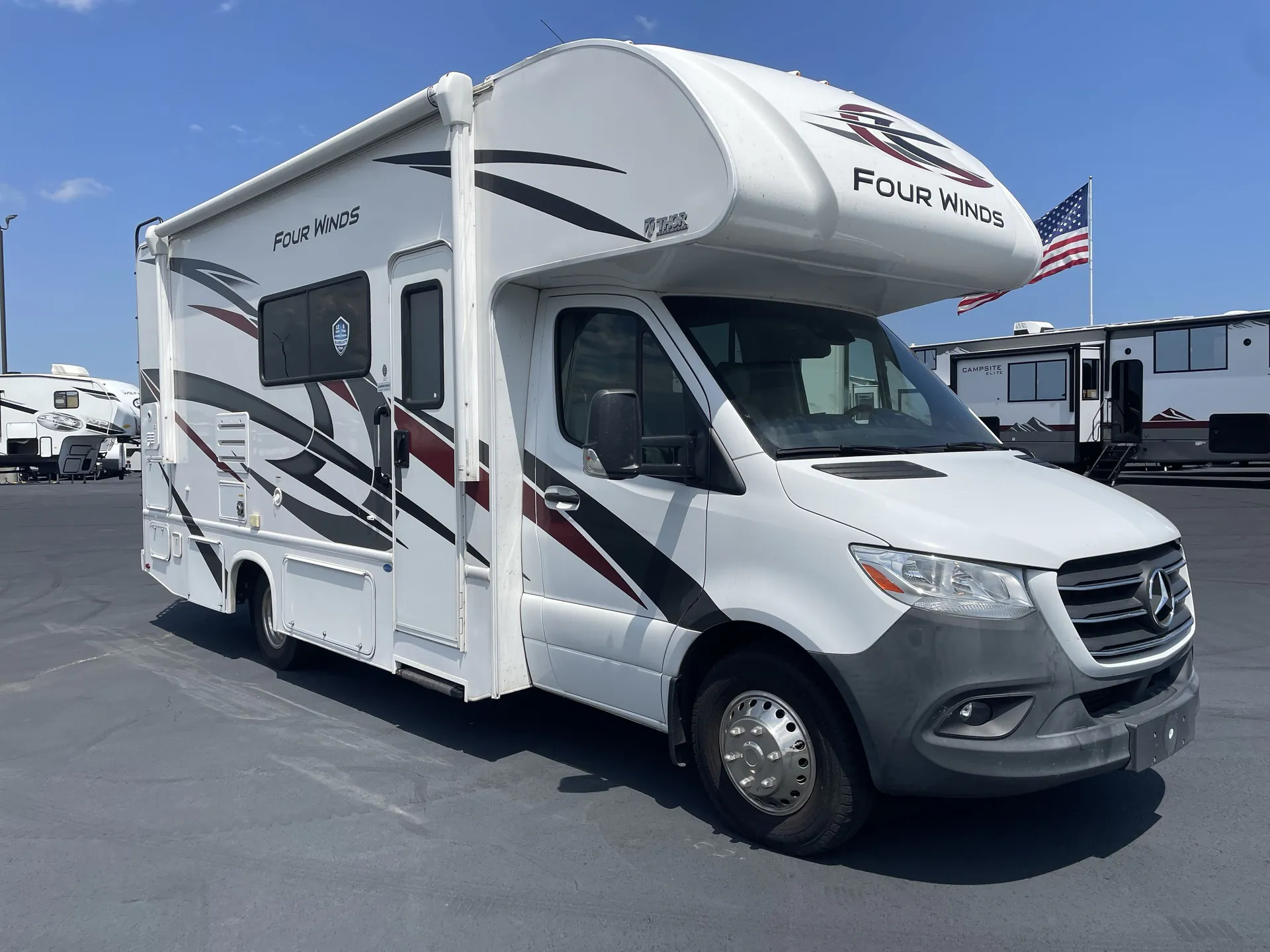 2023 Thor Motor Coach Four Winds 24LT - Photo 2