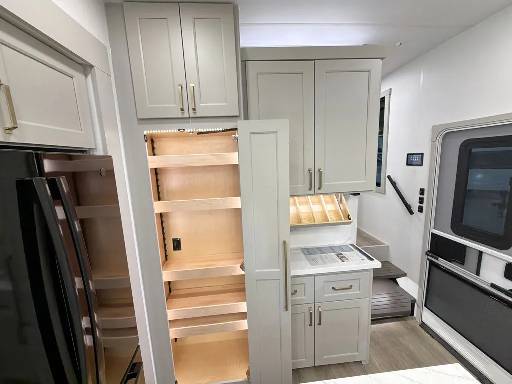 2026 Brinkley Model G 4100, Photos photo 13