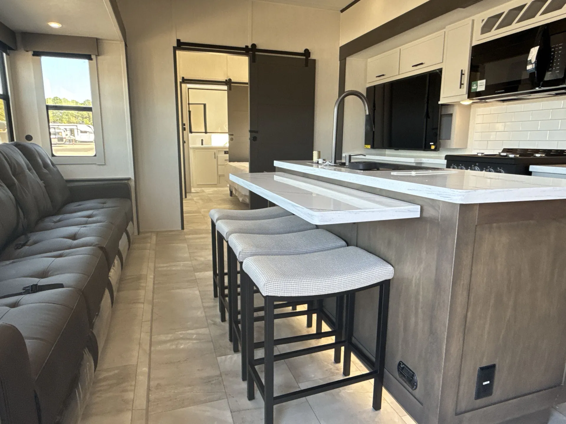 2026 prime time Sanibel 39HYBRID — living area main