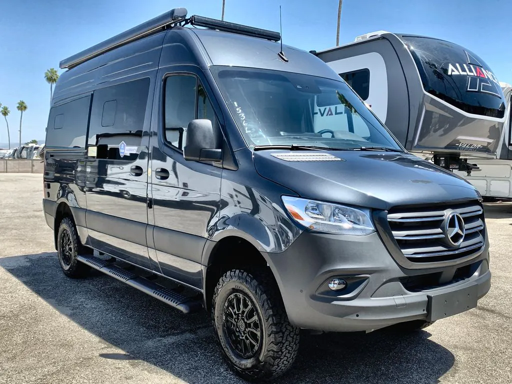 2025 Thor Motor Coach Tranquility 19M - Photo 2