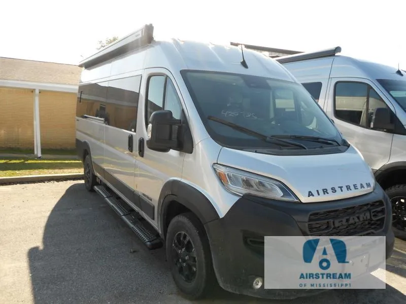 2026 Airstream Rangeline New    21 - Main photo