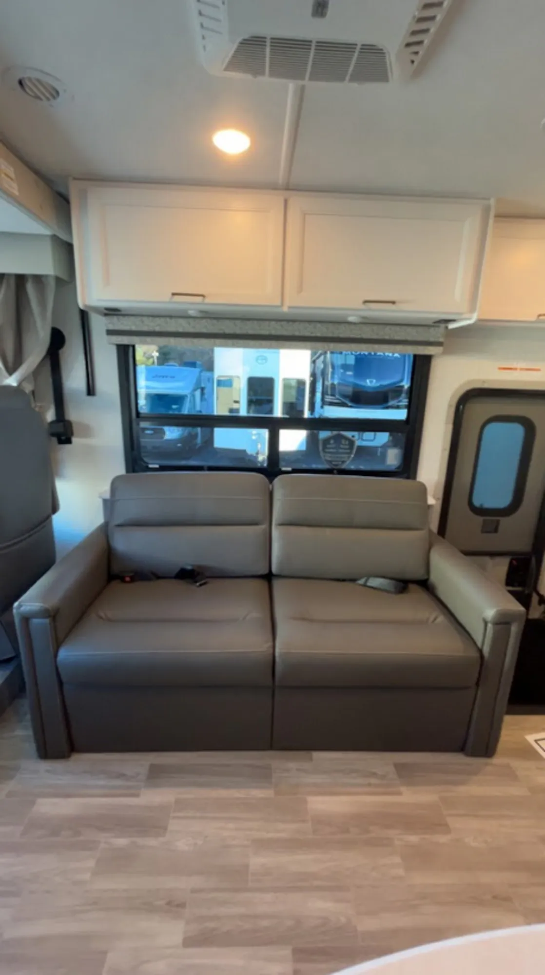 2026 Thor Motor Coach Windsport 35J - Photo 4
