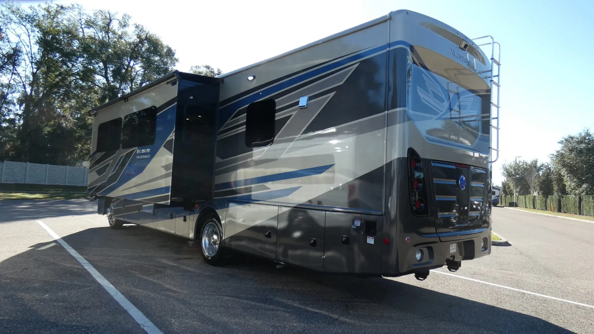 2026 Holiday Rambler Vacationer 35K - Photo 4
