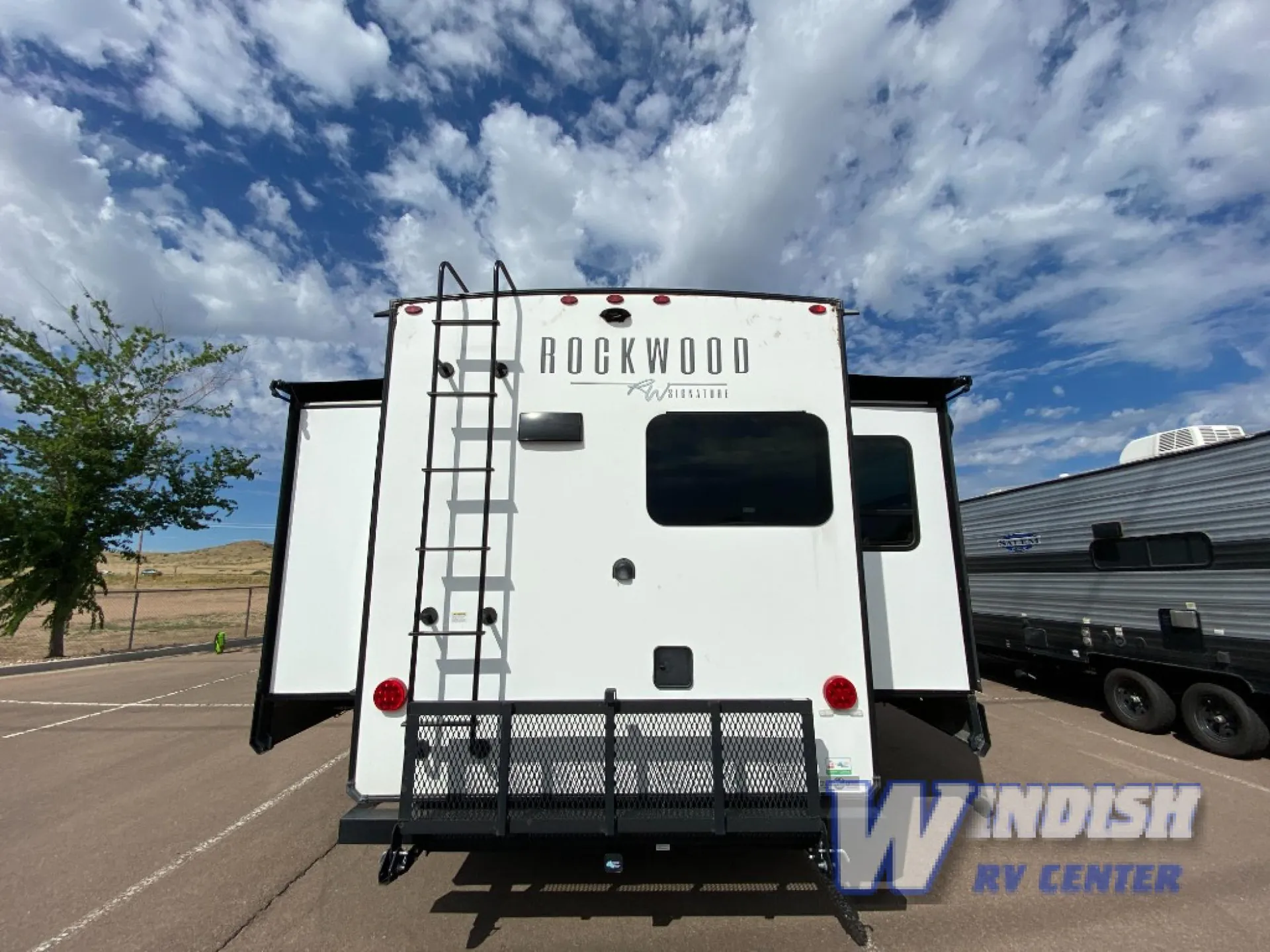 2023 Forest River Rockwood Signature 8332SB - Photo 4