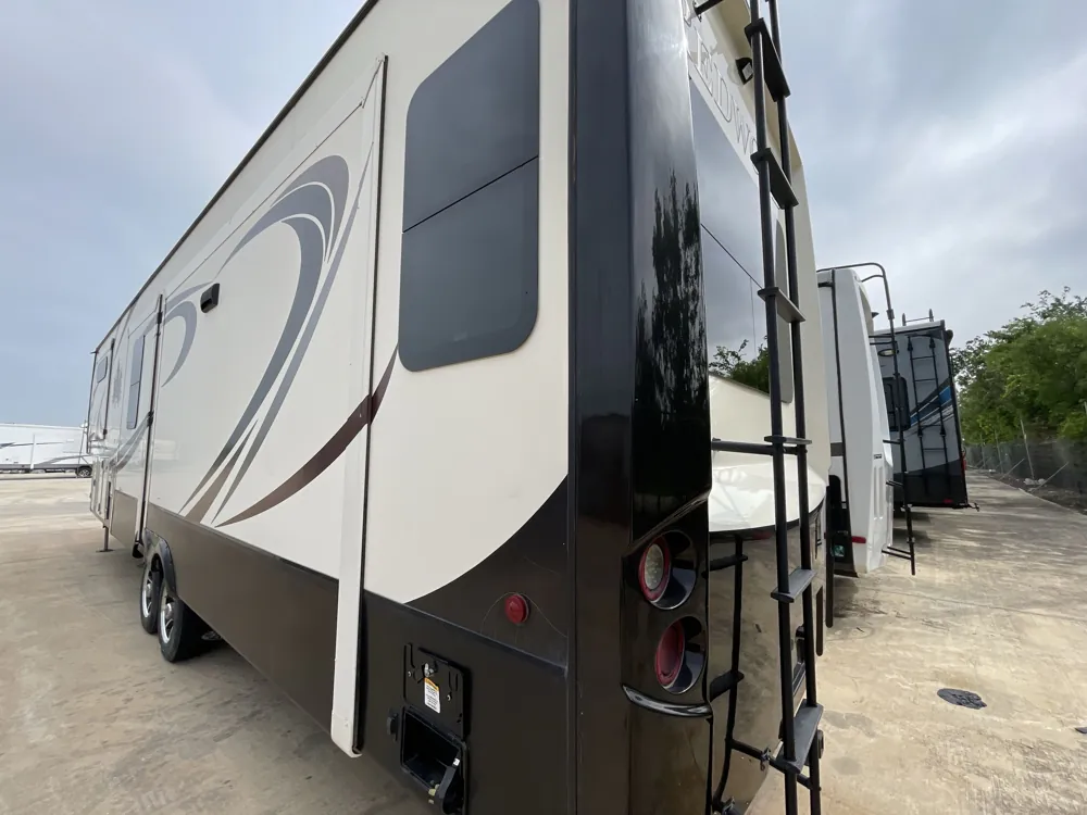 2018 crossroads Redwood 3881ES — living area main