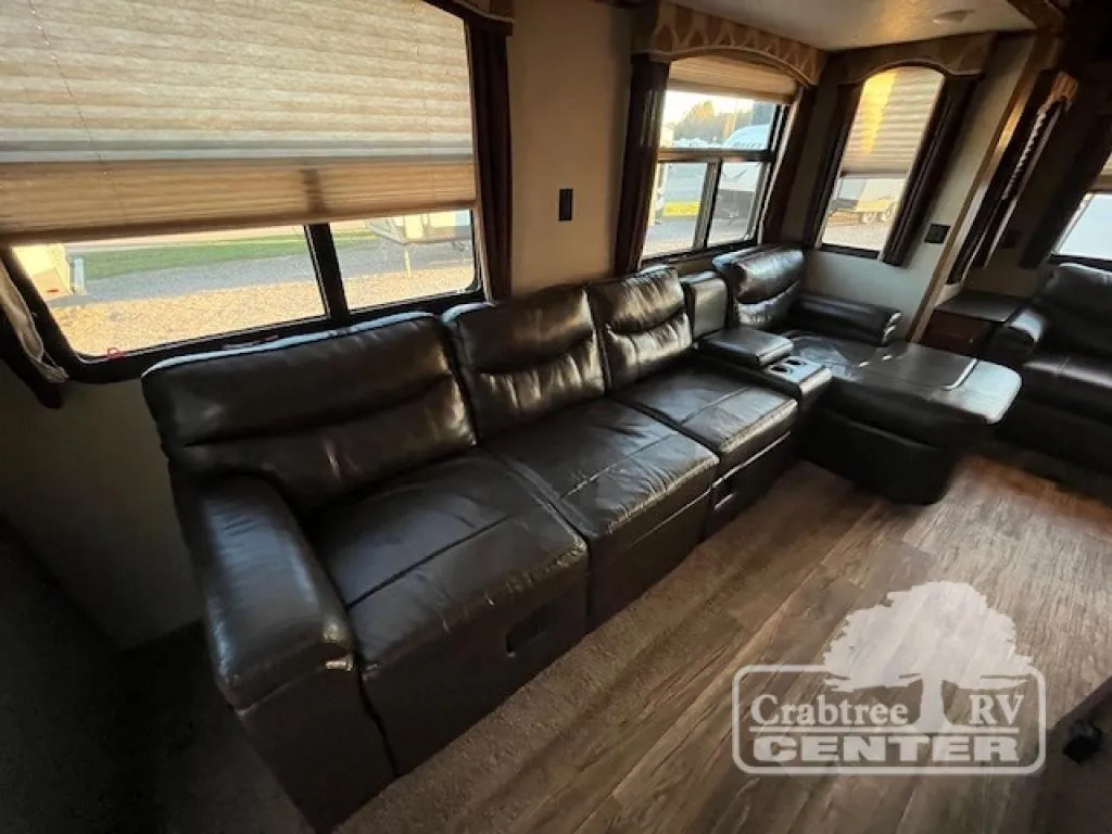 2018 Keystone Laredo 358BP - Photo 4