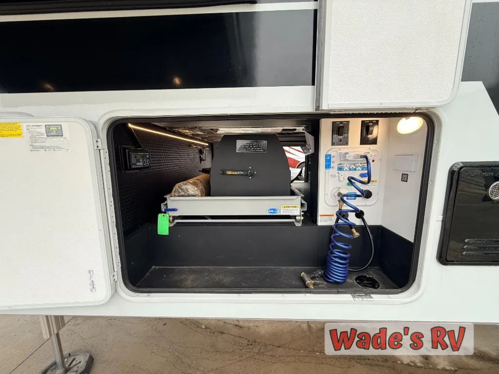 2025 Brinkley Model Z 3610, Photos photo 18