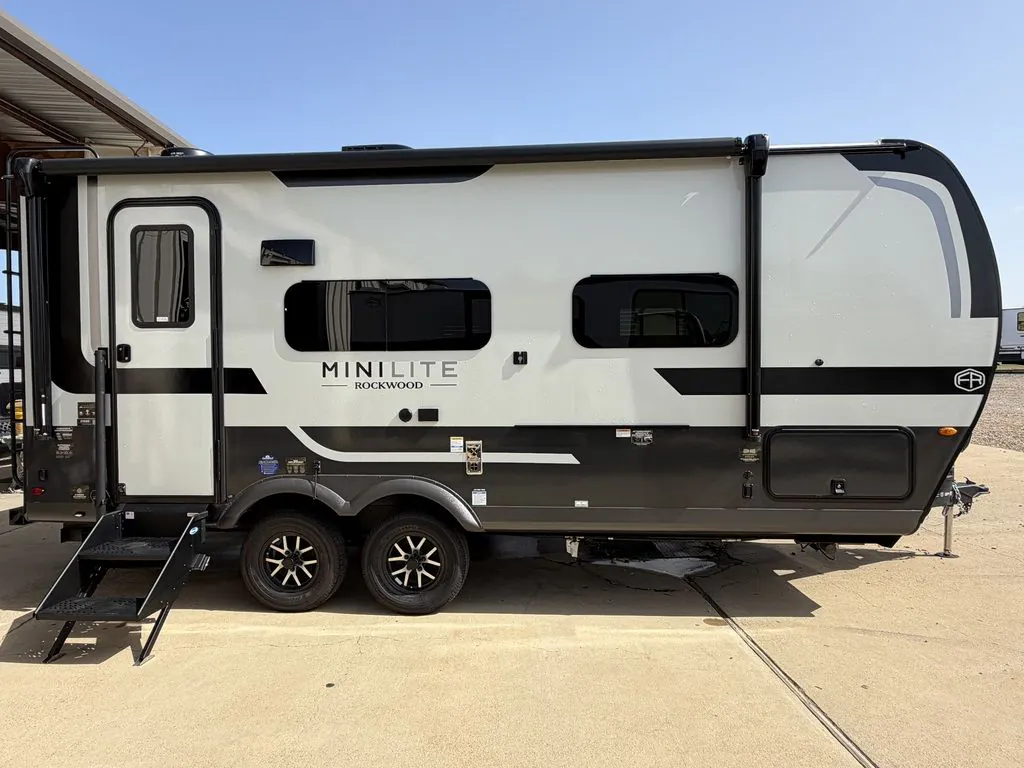 2027 Forest River Rockwood Mini Lite 2109S