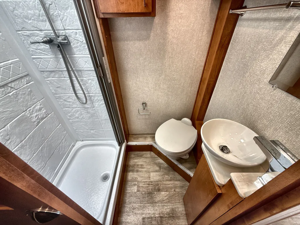 2019 Tiffin Wayfarer 25 QW, Photos photo 18