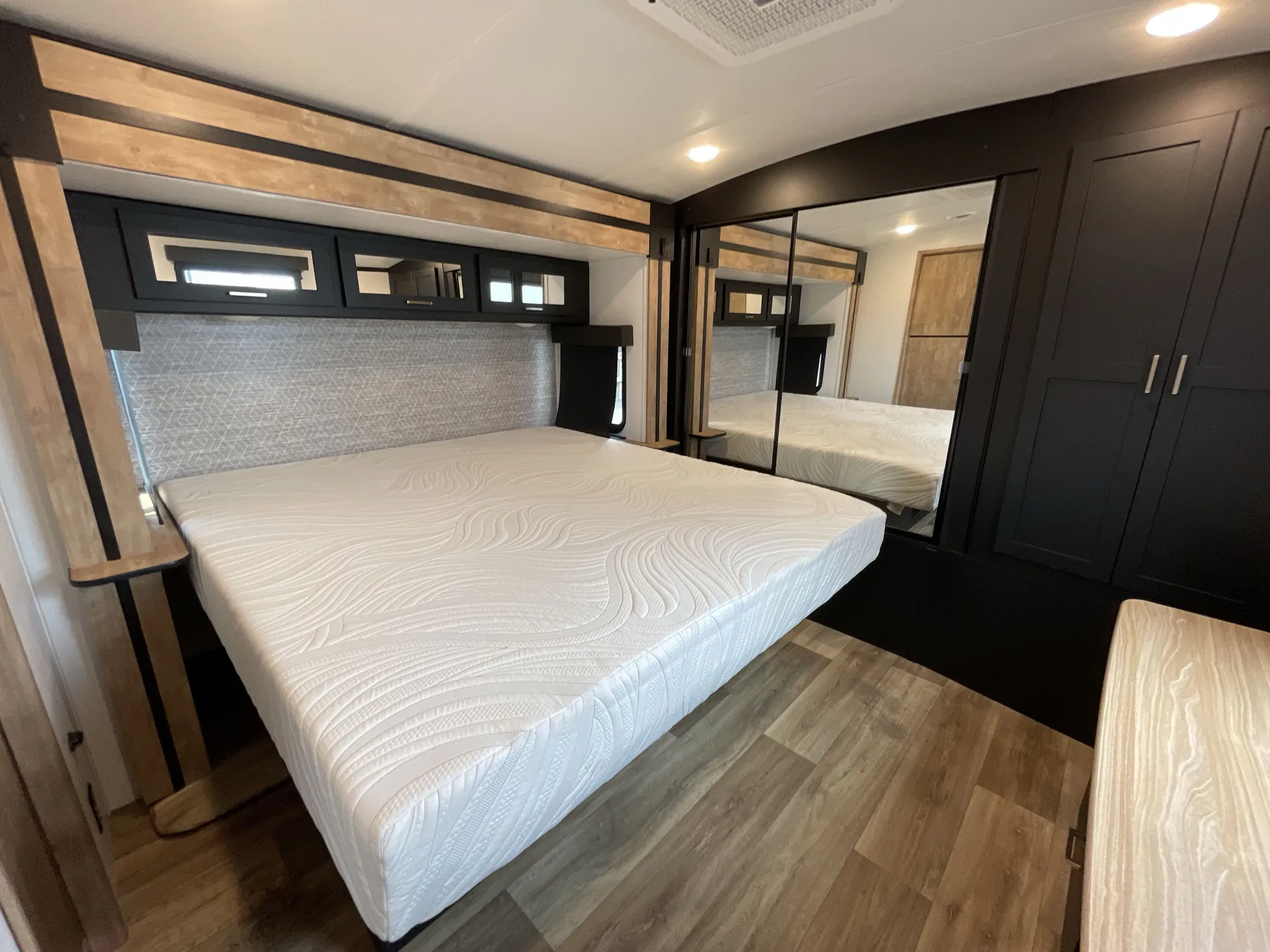 2022 Keystone Outback 332ML dealer photo 3 from Camping World