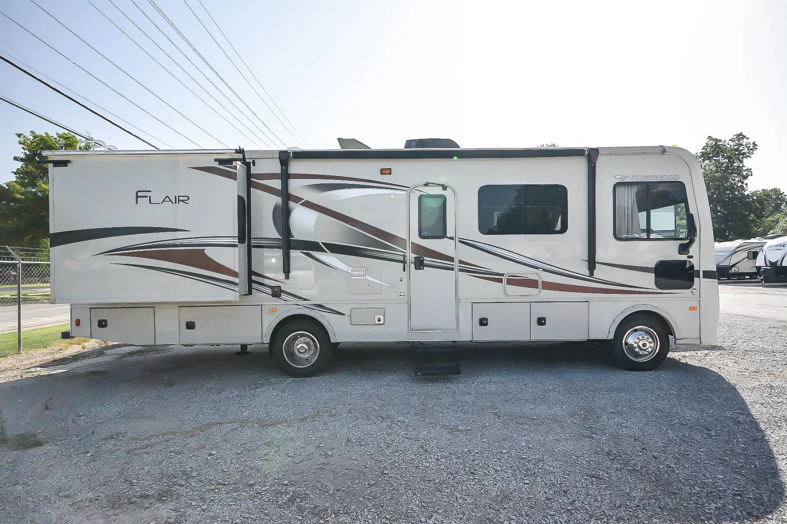 2017 Fleetwood Flair 30P - Photo 4