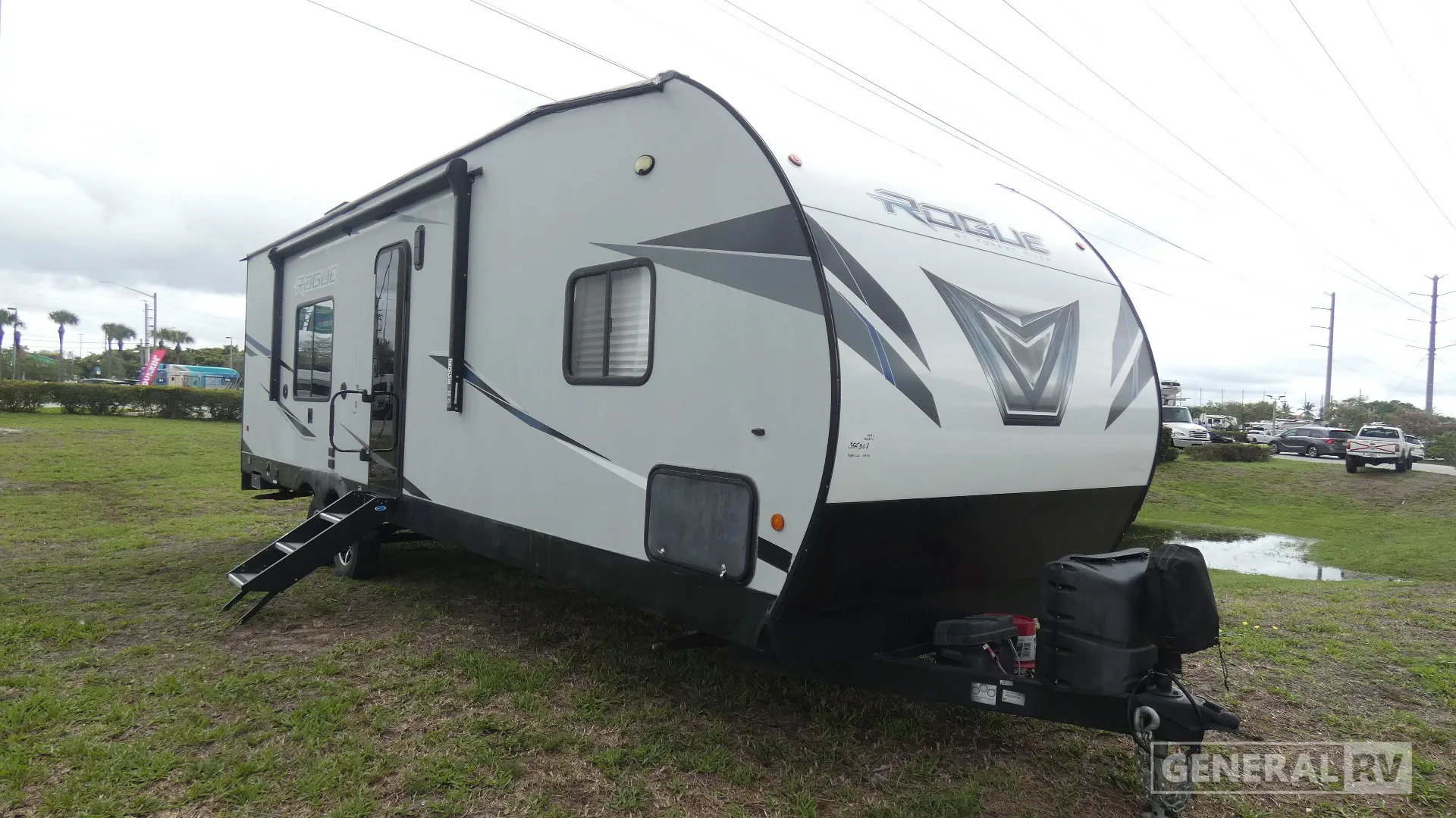 2021 Forest River Vengeance Rogue 26V - Photo 2
