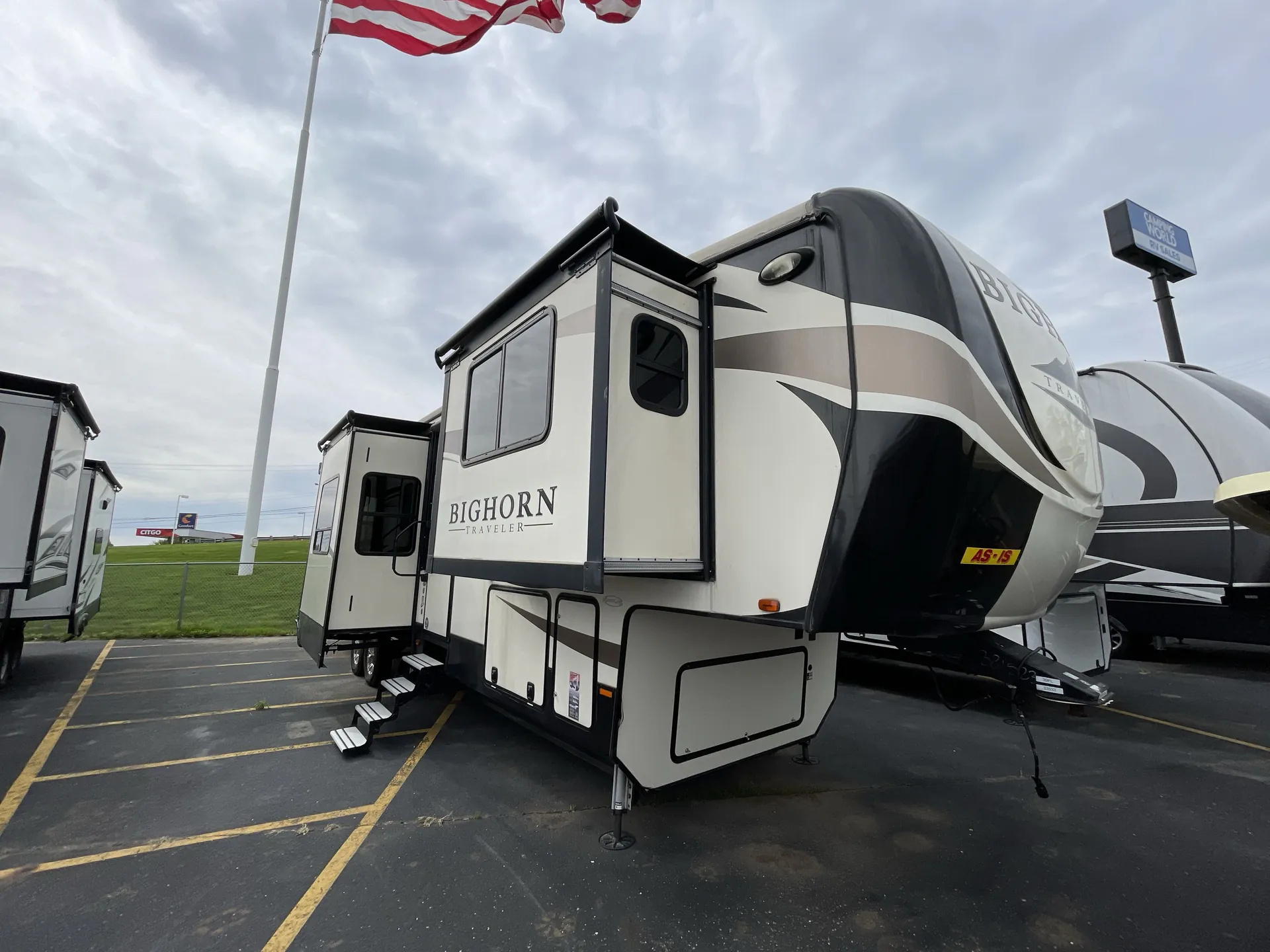 2018 Heartland Bighorn Traveler 39FL - Photo 2