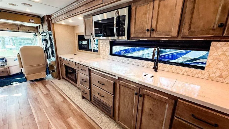 2026 Tiffin Byway 38 CL - Photo 3