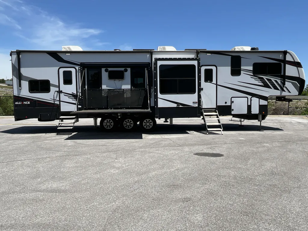 2023 Alliance RV Valor 42V13, Photos photo 5