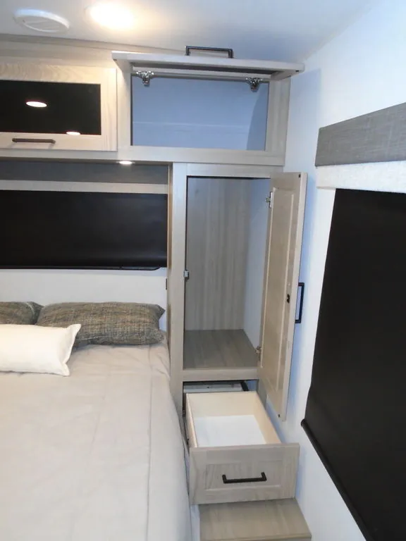 2027 Forest River Rockwood Mini Lite 2524FBT — Photo 7
