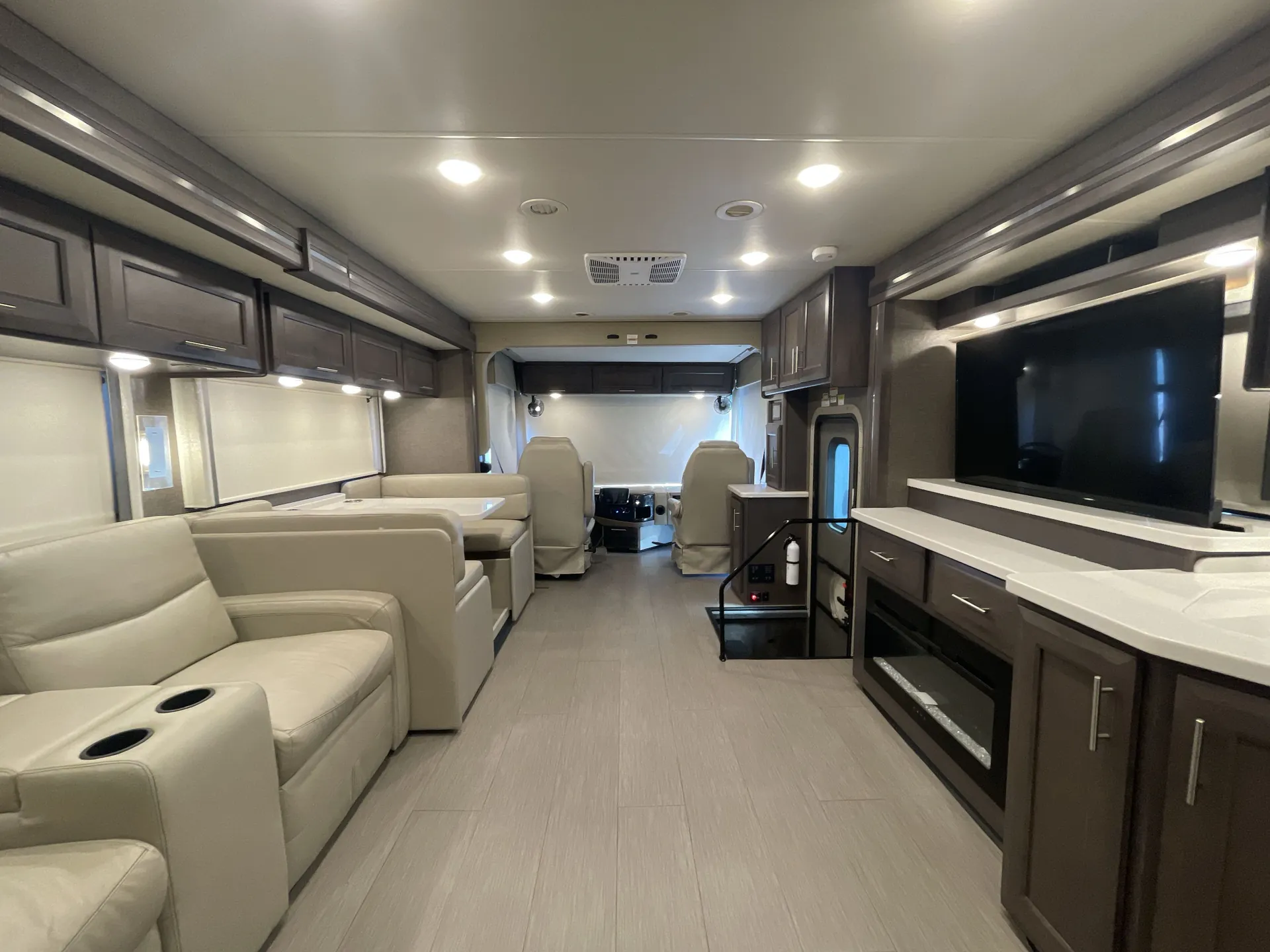 2022 Thor Motor Coach Palazzo 37.5 — living area main