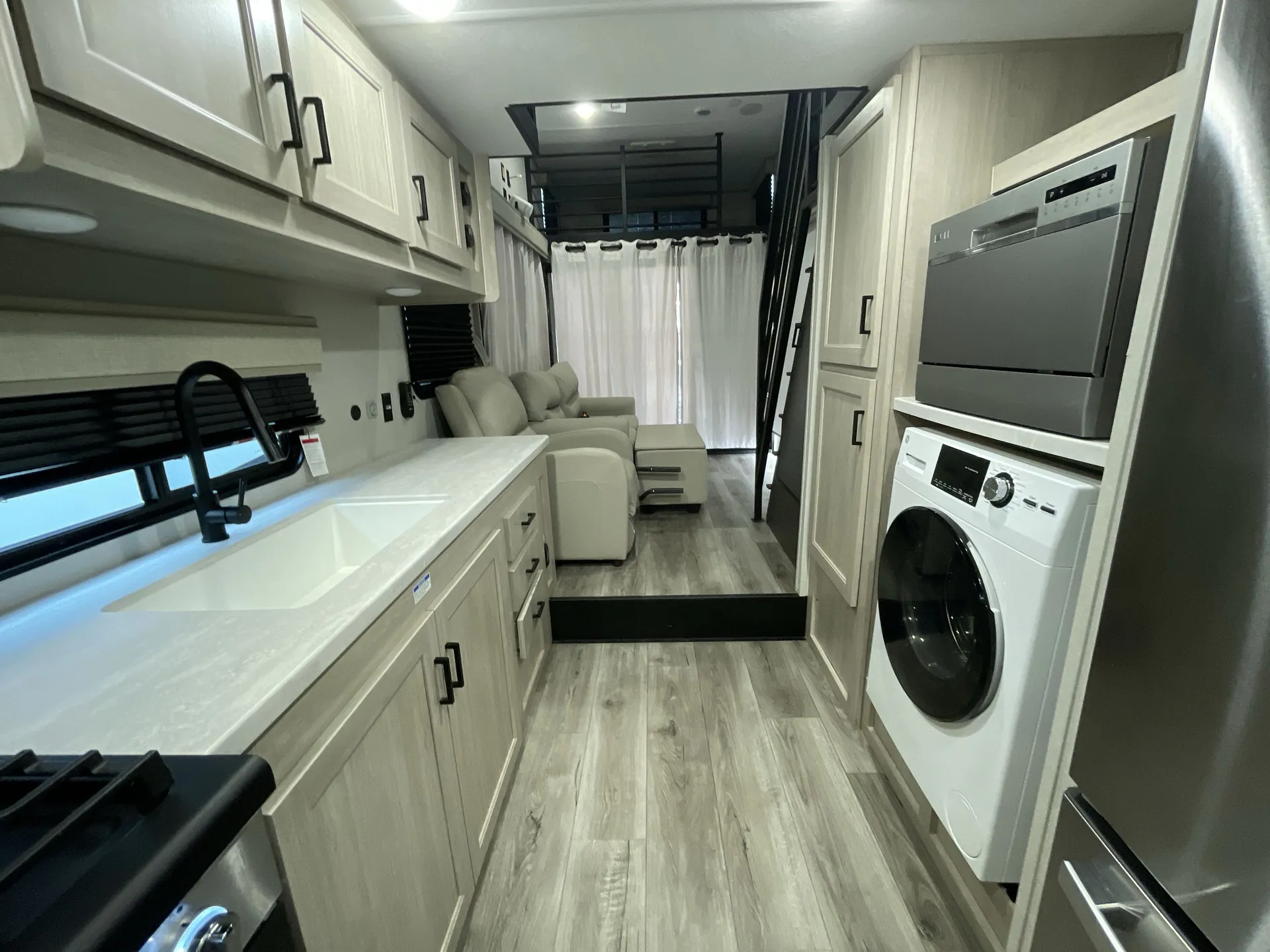 2024 Coachmen Catalina Destination 18RDL — living area main