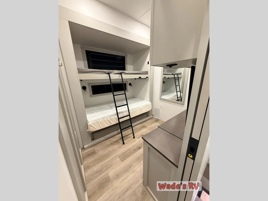2025 Brinkley Model Z 3610, Photos photo 39