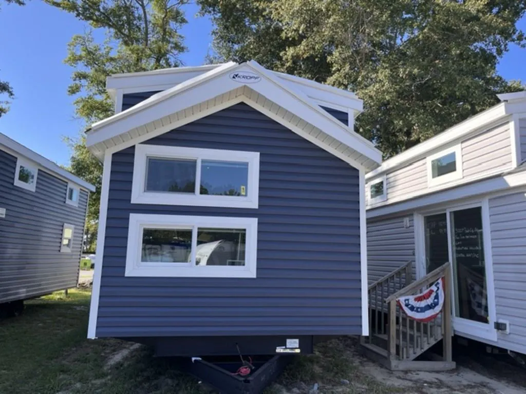 2027 Kropf Lakeside 8180 - Photo 3