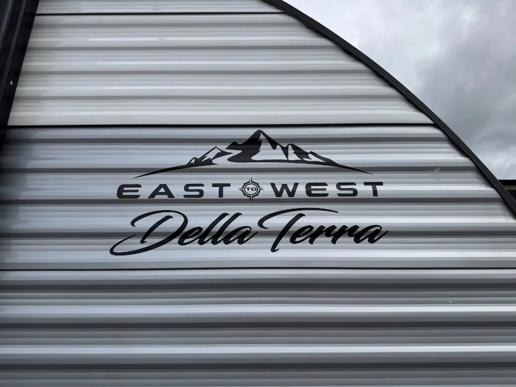 2022 East to West Della Terra 200RD, Photos photo 18