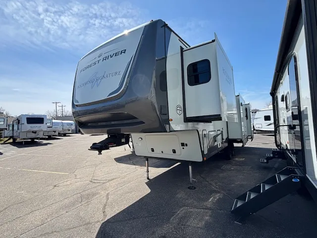 2025 Forest River Rockwood Signature R375RL - Photo 4