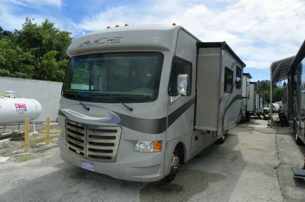 2014 Thor Motor Coach A.C.E. 30.1 - Photo 2
