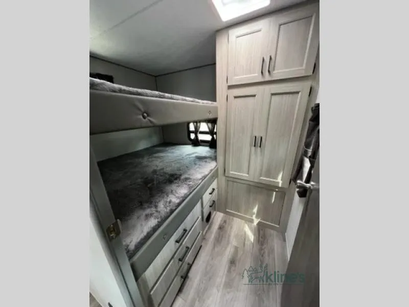 2026 Coachmen Catalina Legacy Edition 293TQBSCK - Photo 3