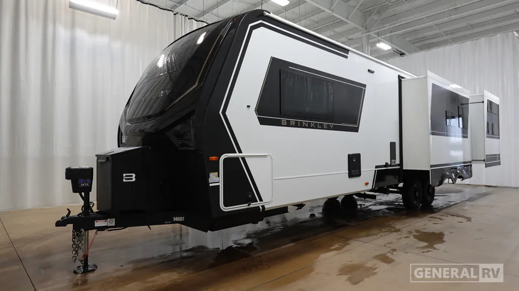 2027 Brinkley Model Z AIR 315, Photos photo 5