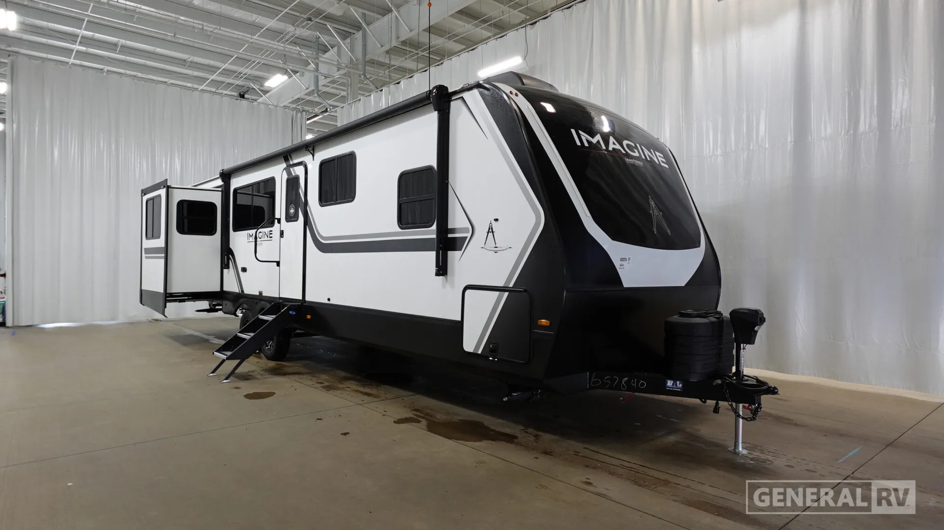2026 Grand Design Imagine 3100RD - Photo 2