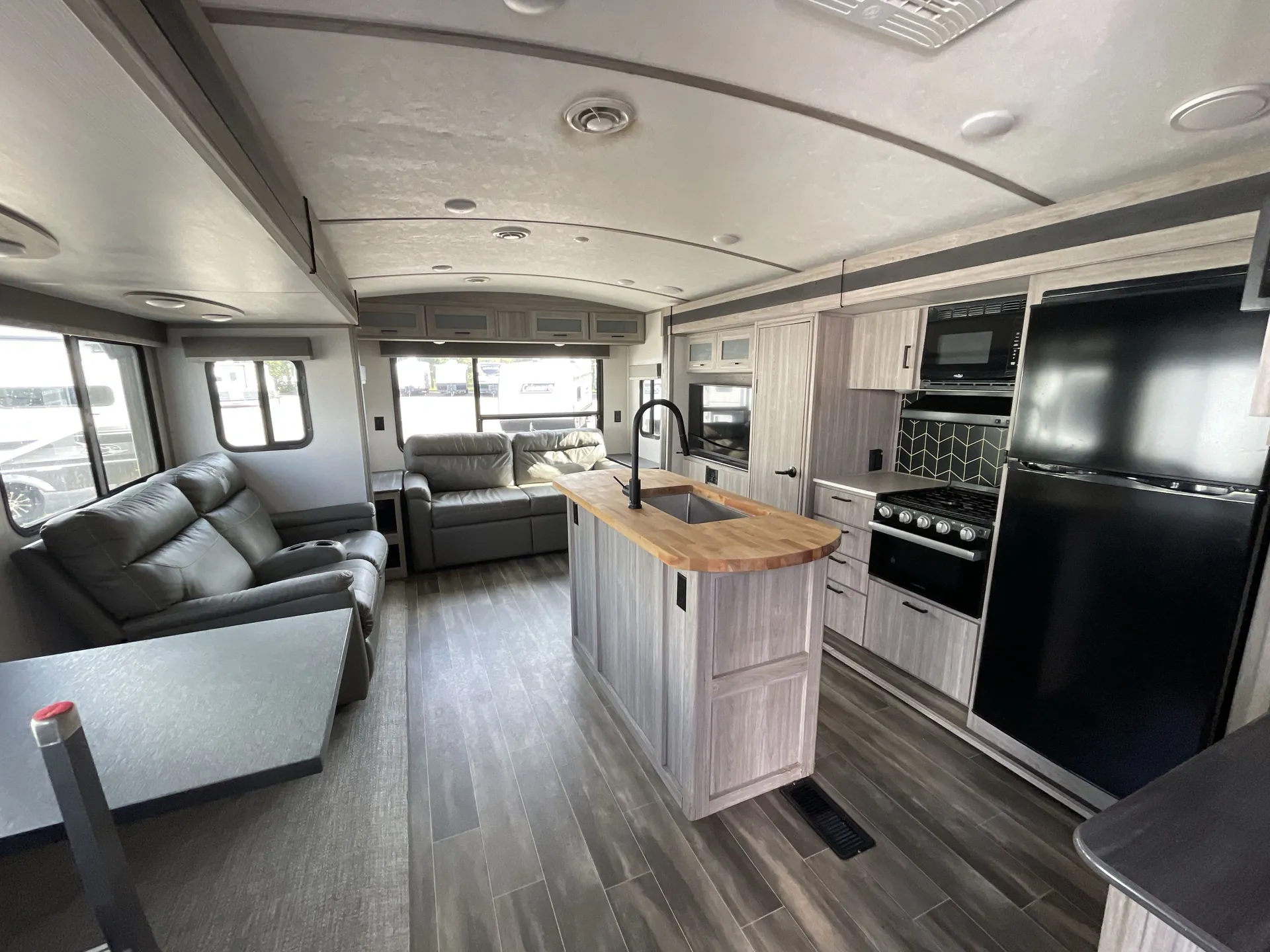 2021 Keystone Passport 2870RL — living area main