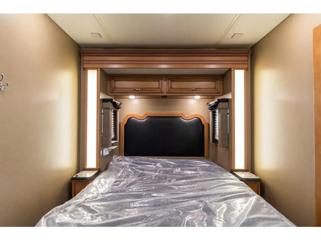 2015 Newmar Canyon Star 3921, Photos photo 21