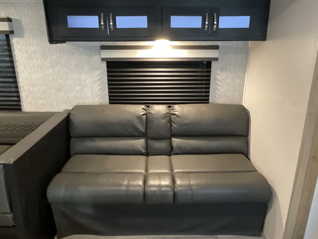 2023 Coachmen Freedom Express Select 29SE, Photos photo 23