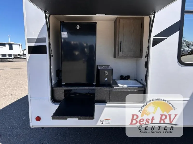 2026 Forest River Cherokee Arctic Wolf 331BH - Photo 4