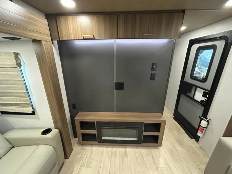 2027 Forest River Vibe 3400BH — Photo 6
