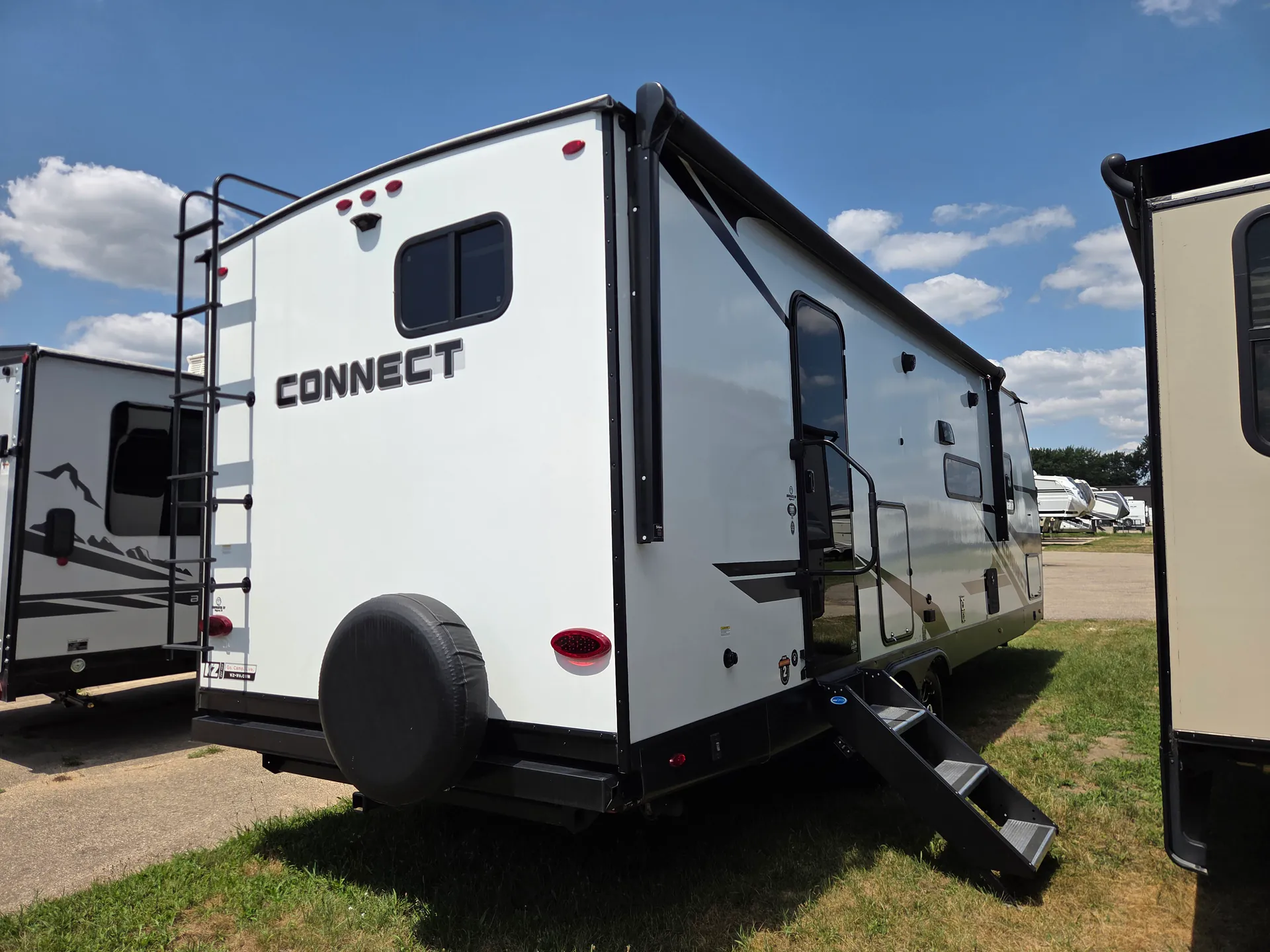 2025 K-Z Connect C261RB - Photo 4