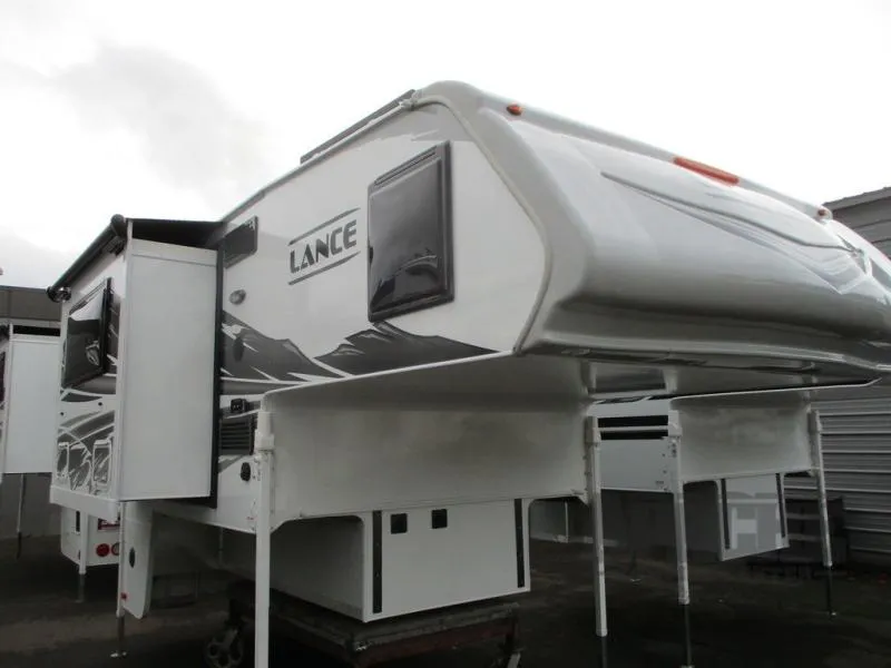 2026 Lance Lance Truck Campers 855S - Photo 4